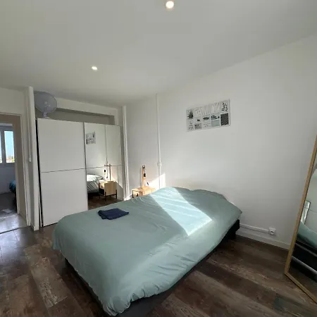Apartment Confortable T4 Avec Balcon, Neuf Et Au Calme *